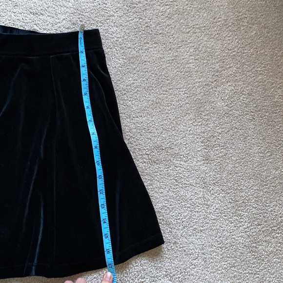 Garage black velvet skirt Size Medium in excellent condition - Picture 3 of 6